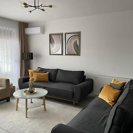 Apartment Prizreni-Free Private Parking Exterior photo