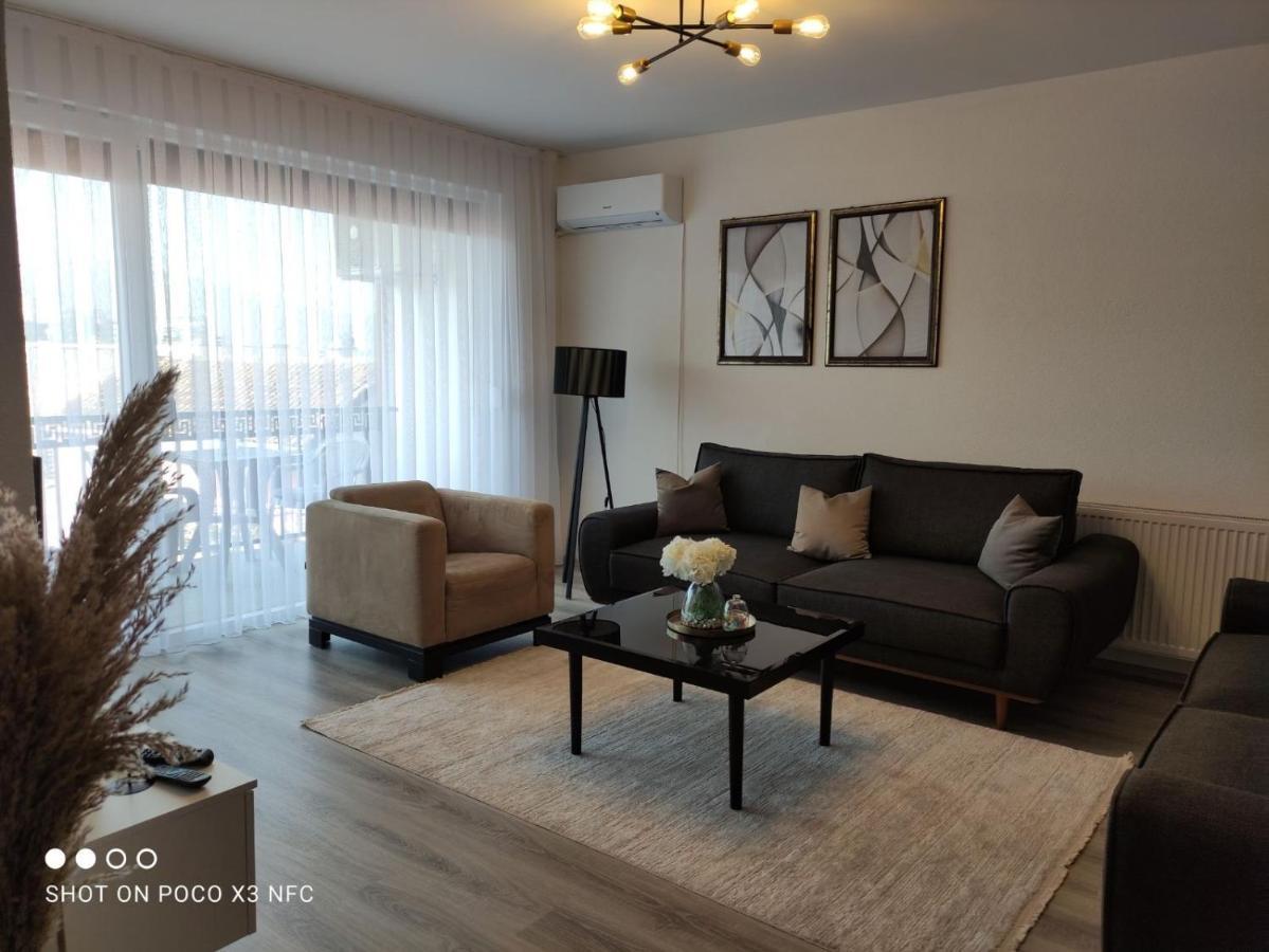 Apartment Prizreni-Free Private Parking Exterior photo
