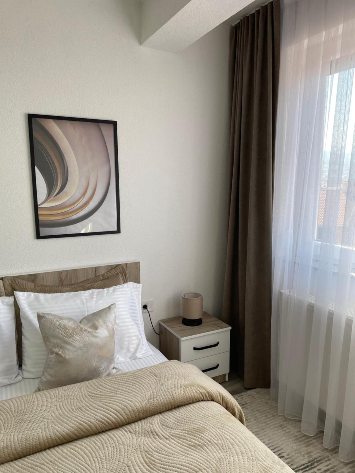 Apartment Prizreni-Free Private Parking Exterior photo