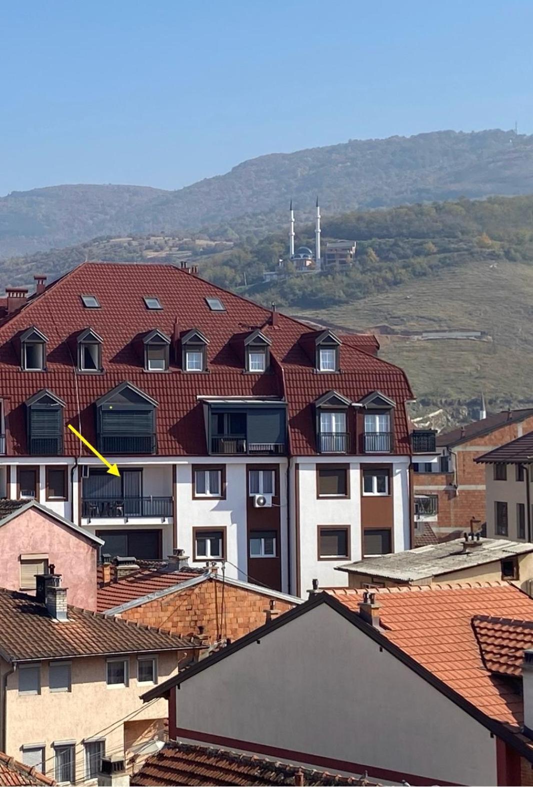 Apartment Prizreni-Free Private Parking Exterior photo