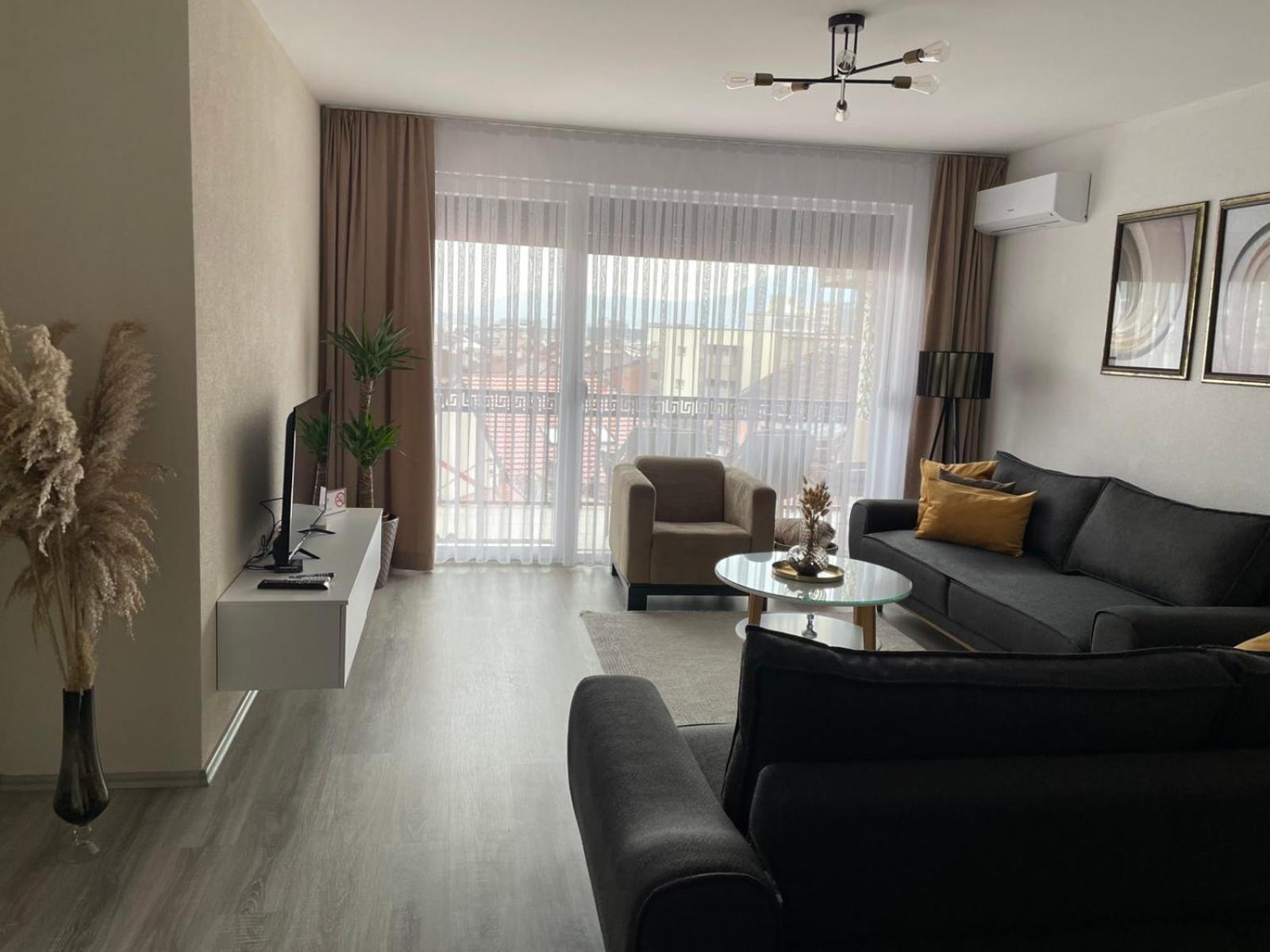 Apartment Prizreni-Free Private Parking Exterior photo